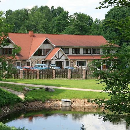Park Hotel Bruzis Смилтене Экстерьер фото