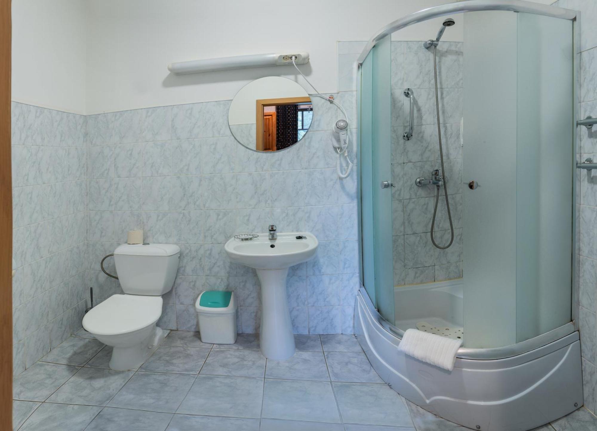 Park Hotel Bruzis Смилтене Экстерьер фото