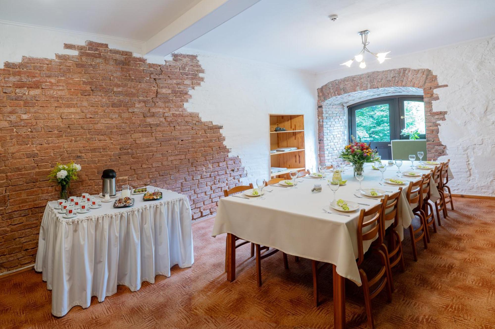 Park Hotel Bruzis Смилтене Экстерьер фото